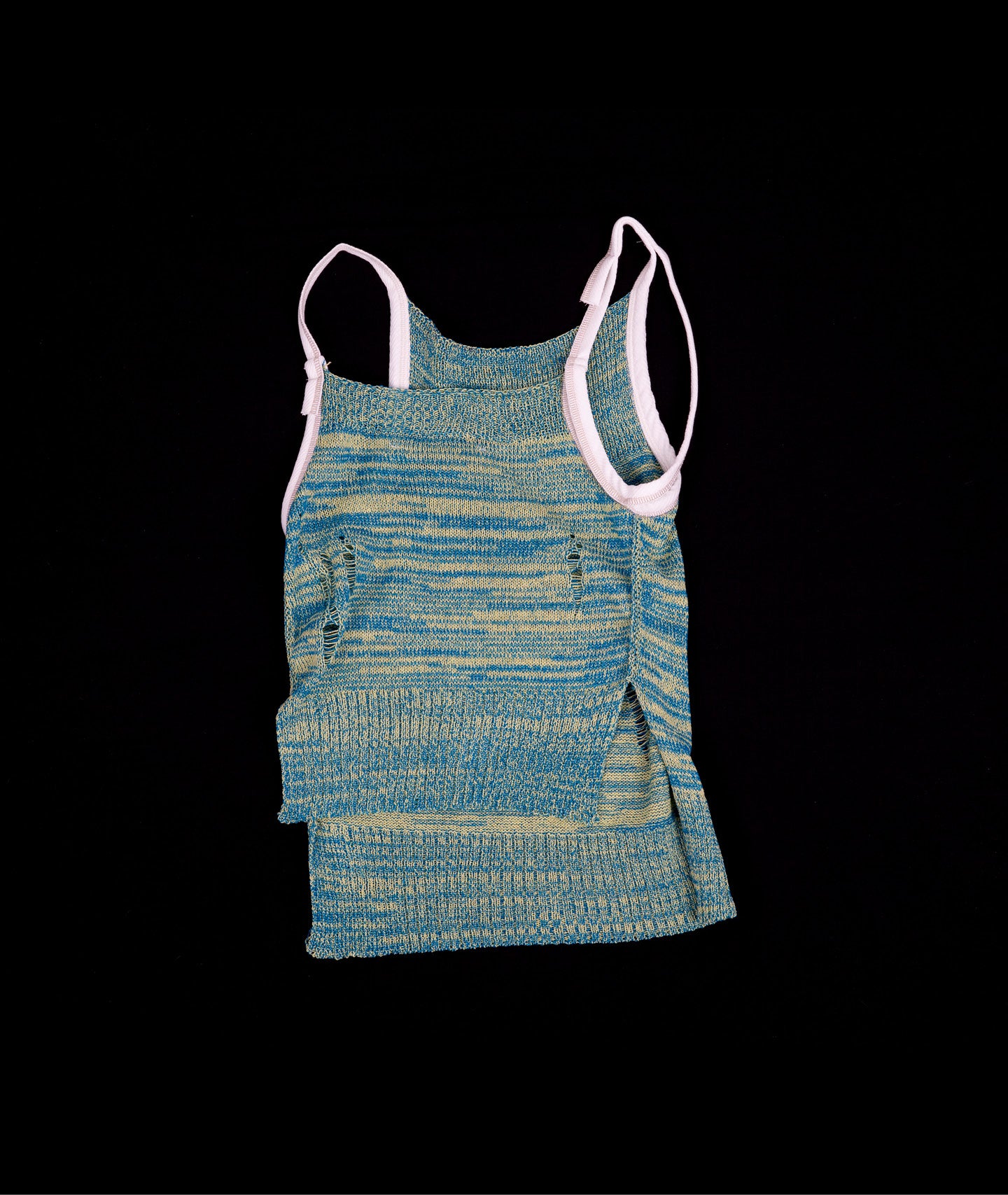 A split sleeveless